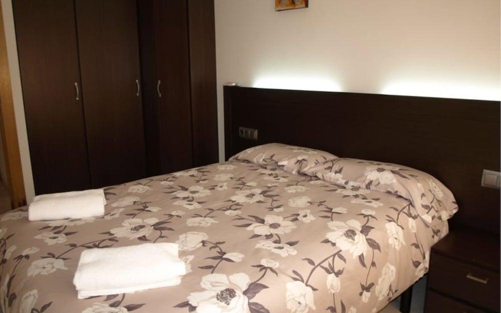 Aparthotel Del Golf Sant Cugat del Vallès Buitenkant foto
