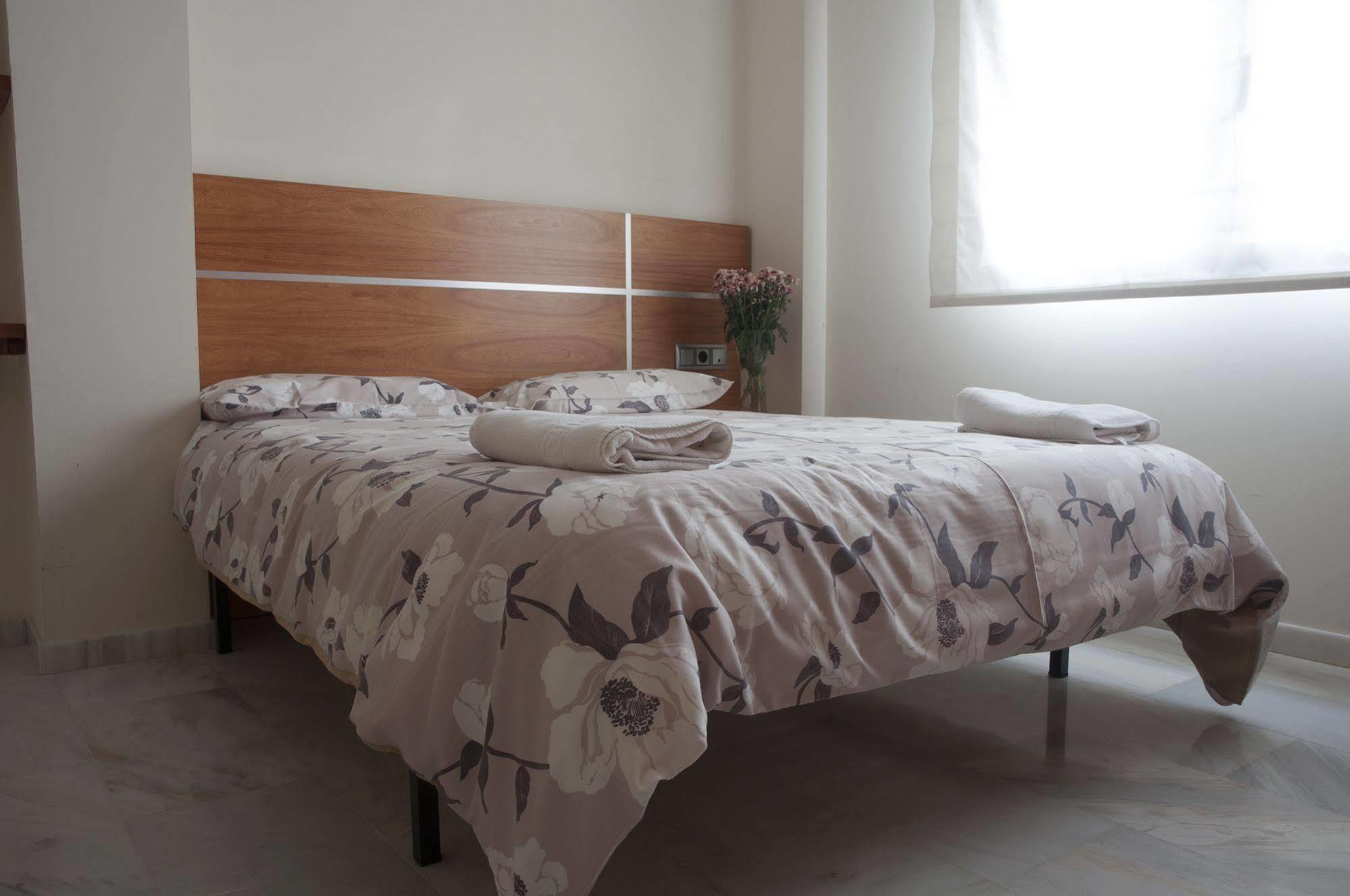 Aparthotel Del Golf Sant Cugat del Vallès Buitenkant foto