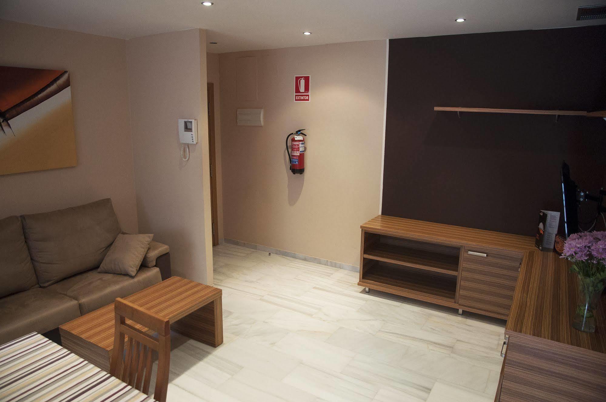 Aparthotel Del Golf Sant Cugat del Vallès Buitenkant foto